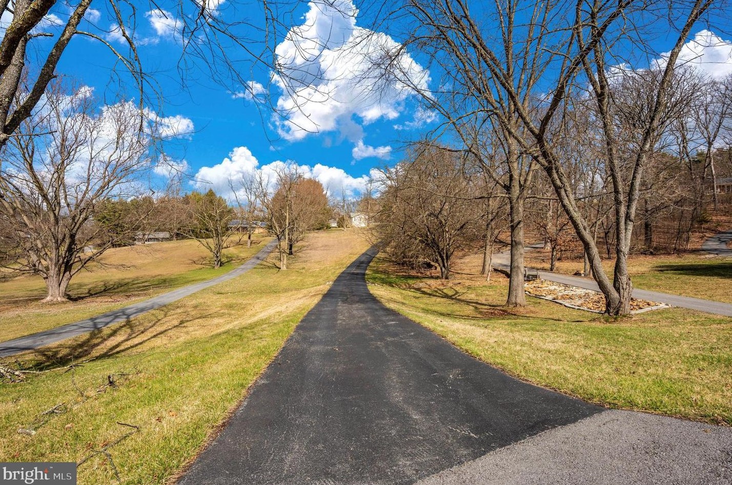 5822 Corporal Jones Ct, Mount Airy MD  21771-5804 exterior