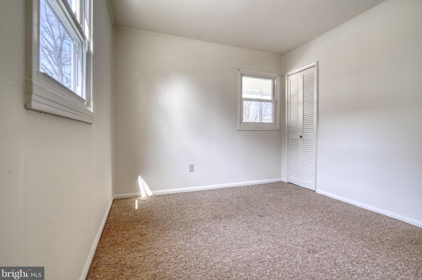 421 Lee Pl, Frederick MD  21702-4116 exterior