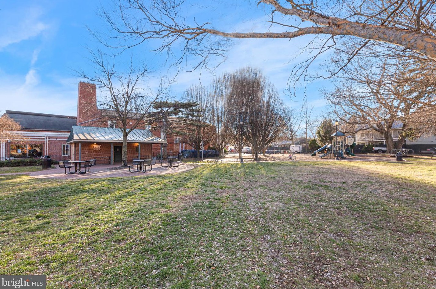 232 3rd St, Frederick MD  21701-5315 exterior