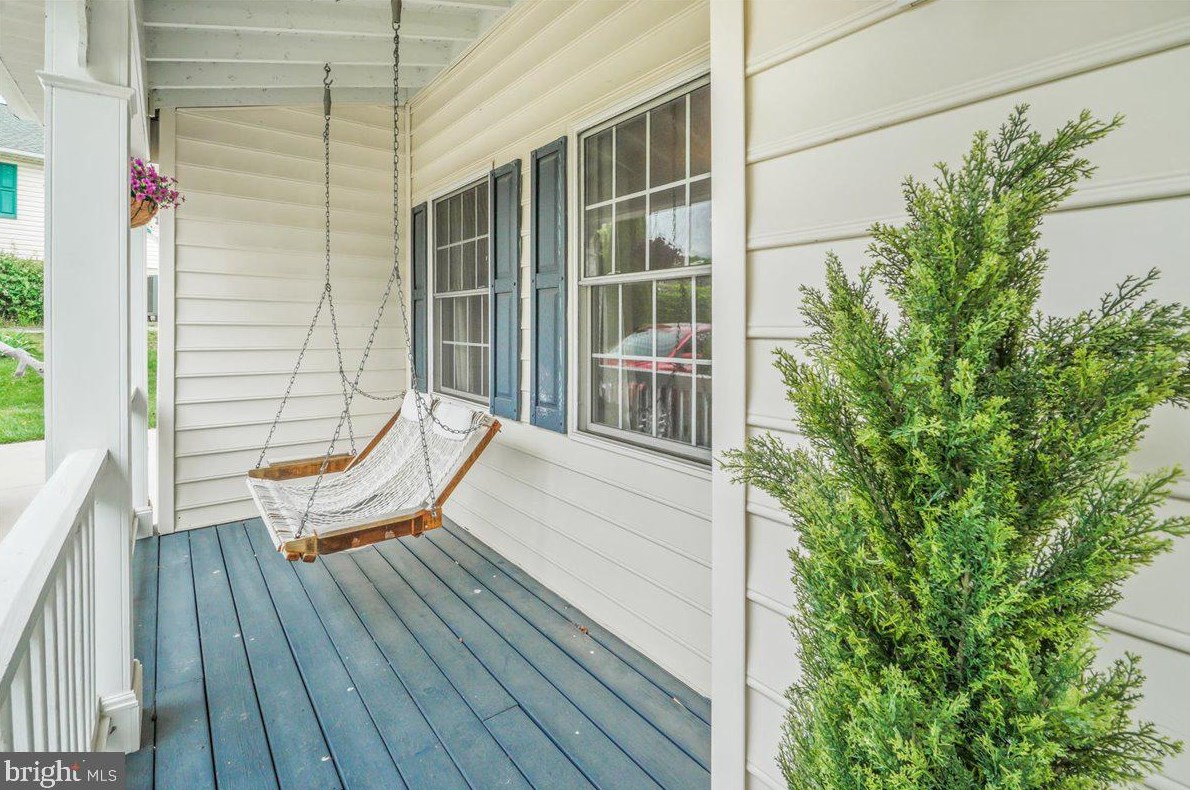 3 Sunhigh Ct, Graceham MD  21788-3224 exterior