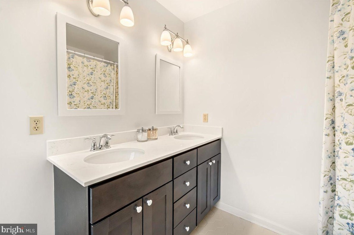 3 Sunhigh Ct, Graceham MD  21788-3224 exterior