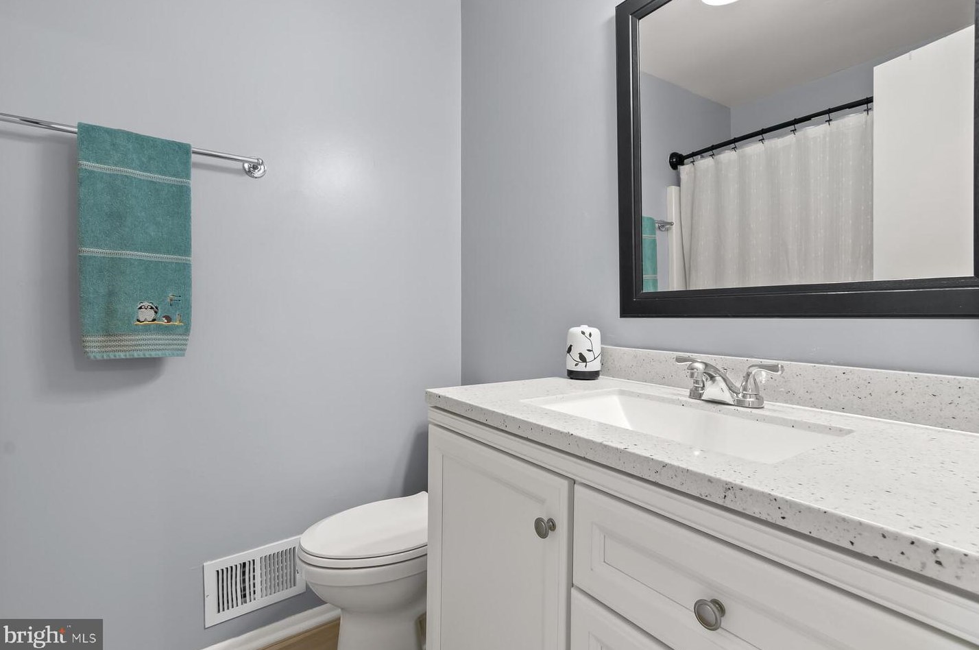 6919 Alex Ct, Frederick MD  21703-9508 exterior