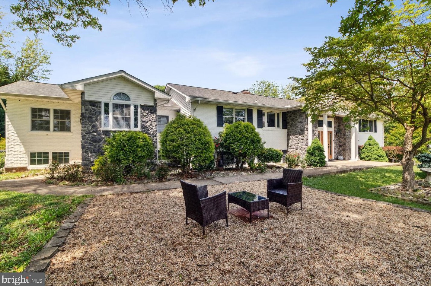 2802 Pheasant Ln, Clarksburg MD exterior