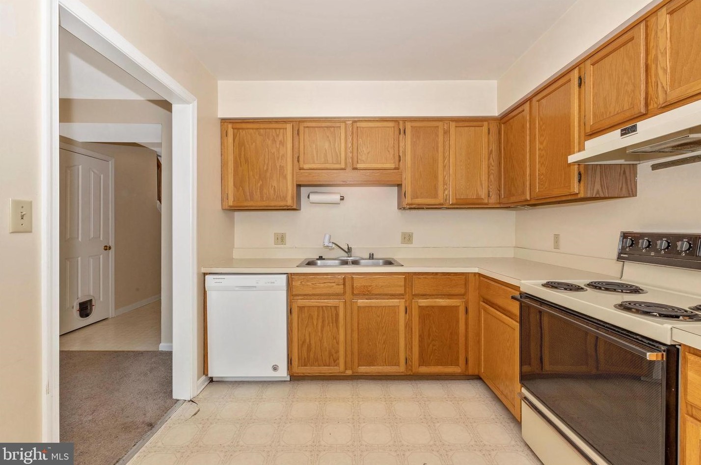 13 Windward Ct, Graceham MD 21788-1666 exterior