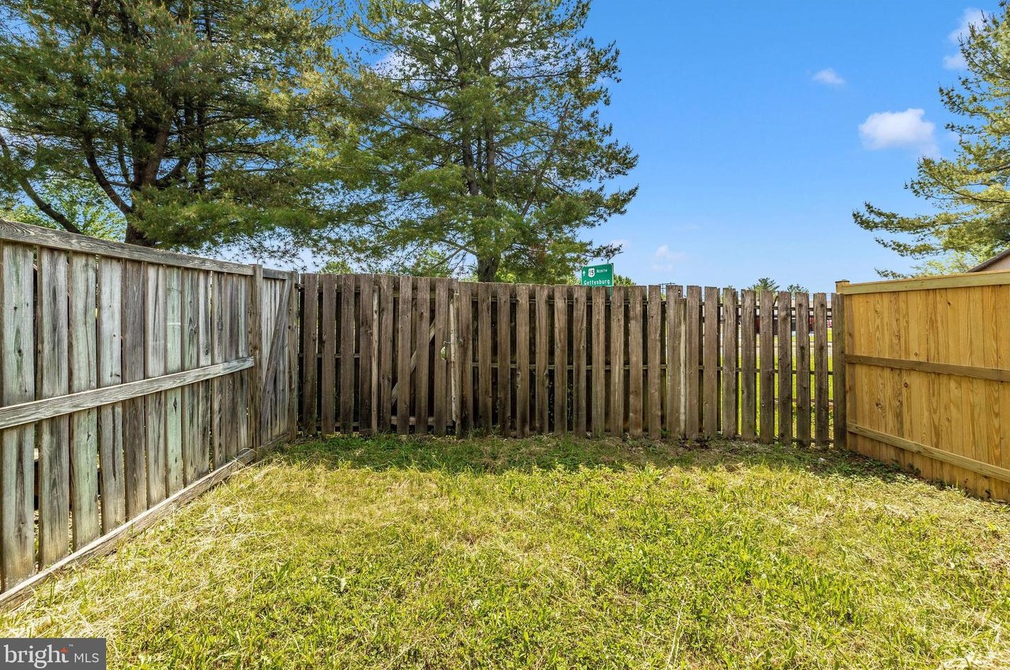 13 Windward Ct, Graceham MD 21788-1666 exterior