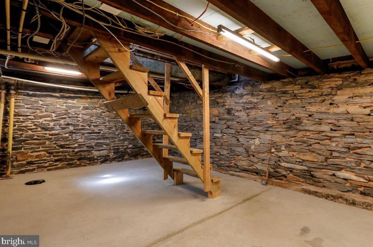9 Wisner St, Frederick MD  21701-5623 exterior