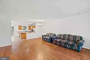 426 Blossom Ln, Frederick, MD 21701 - Photo 3