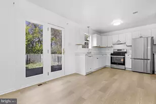 1227 Dahlia Ln, Frederick, MD 21703 - Photo 9