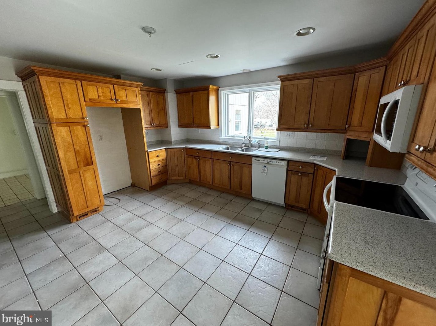 1928 Park Beach Dr, Aberdeen MD  21001-4333 exterior