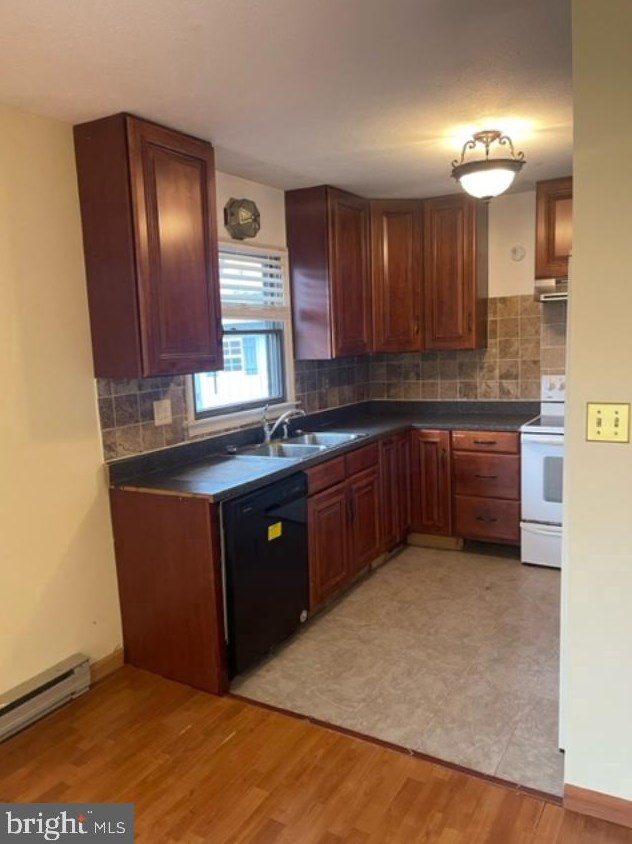 39 Hillman Ct, Aberdeen MD  21001-2406 exterior