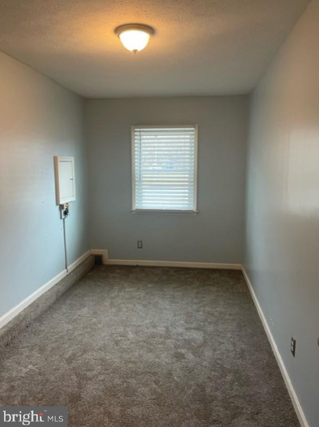 39 Hillman Ct, Aberdeen MD  21001-2406 exterior