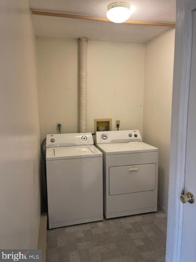 39 Hillman Ct, Aberdeen MD  21001-2406 exterior