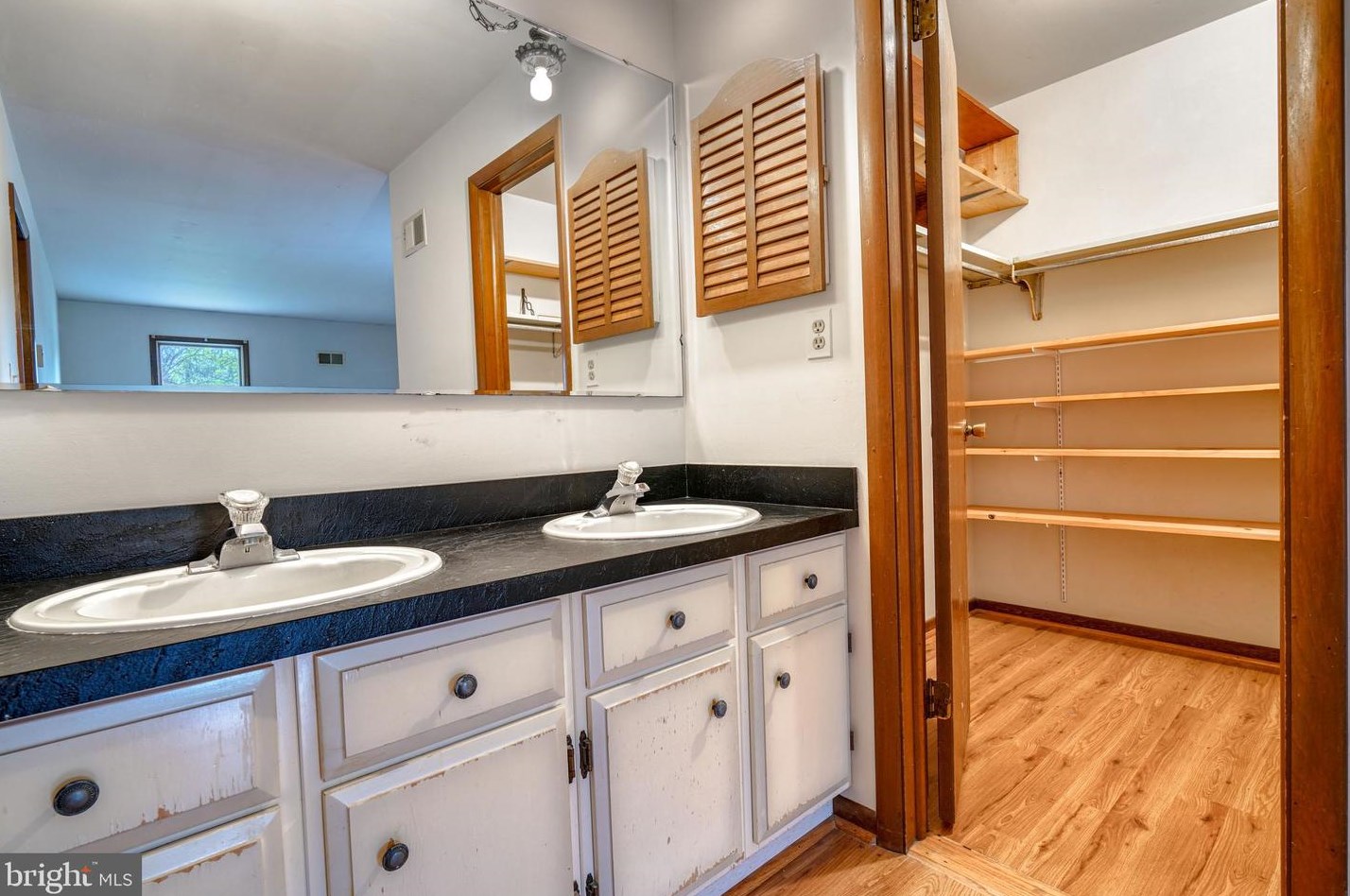 2121 Buell Dr, Fallston MD  21047-2056 exterior