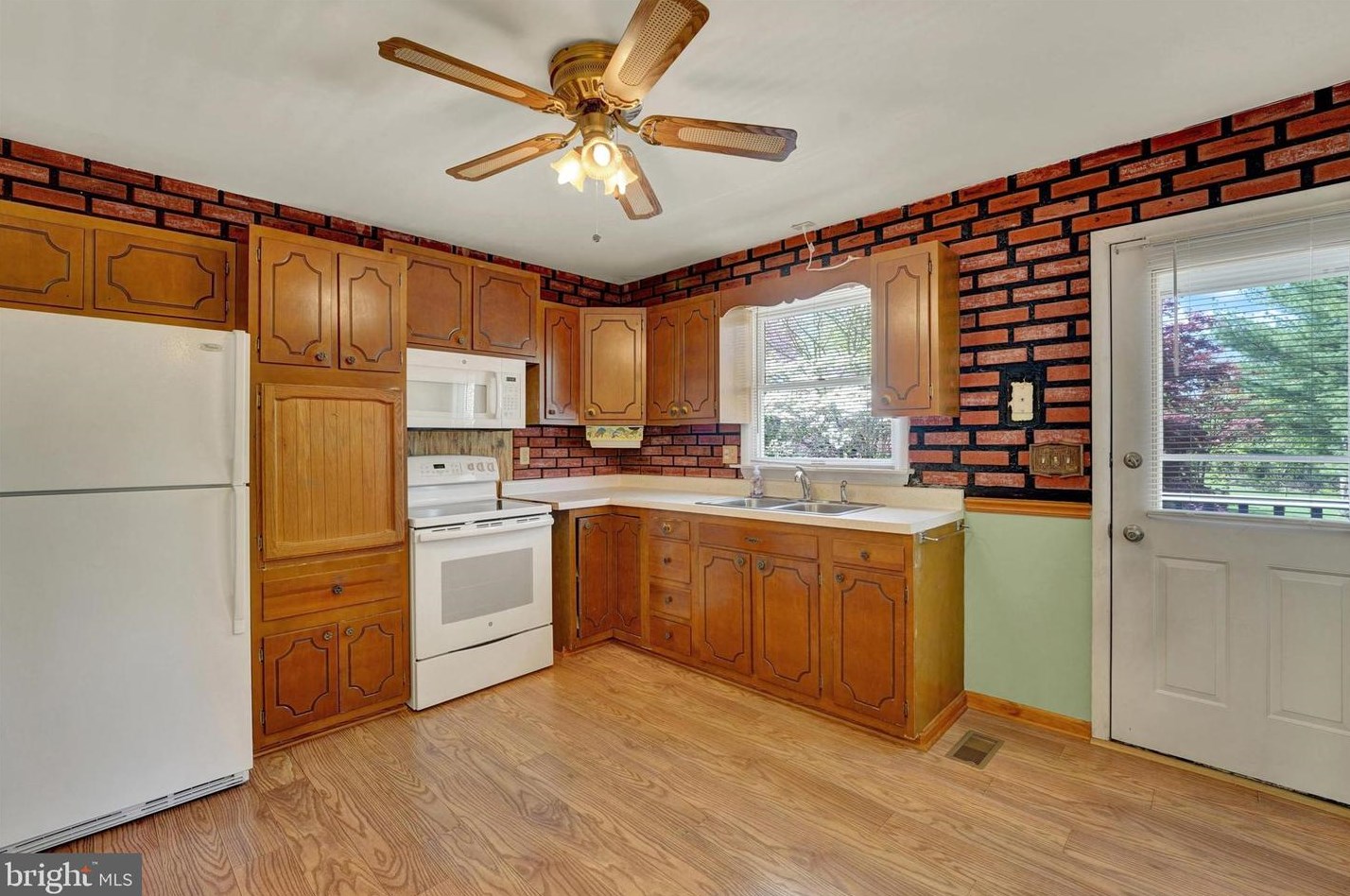 4342 Cooper Rd, Cardiff MD exterior