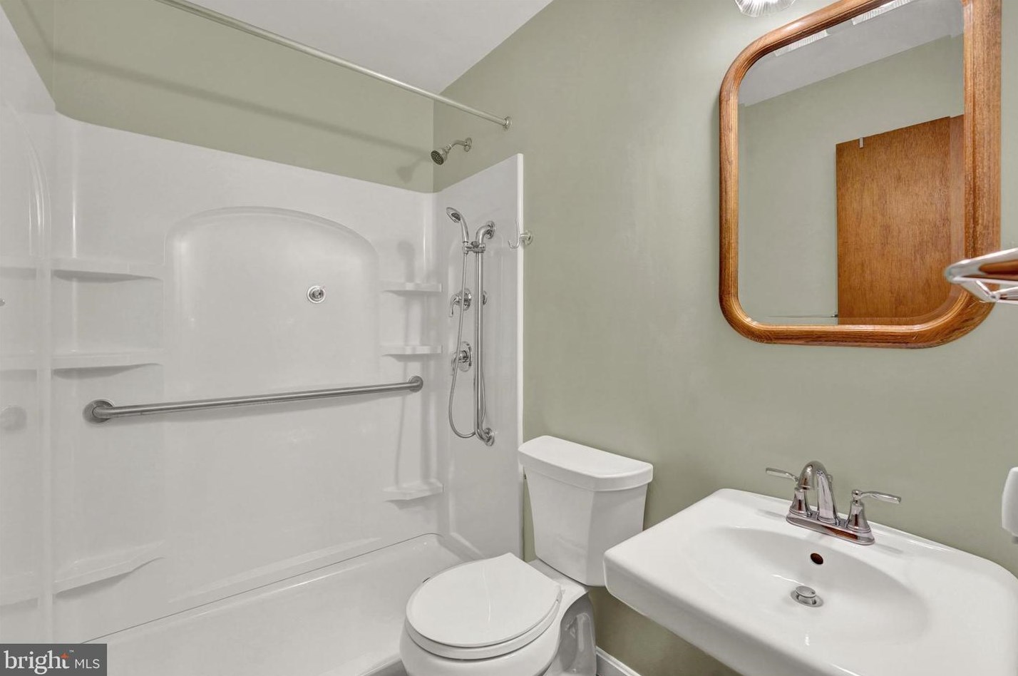 4342 Cooper Rd, Cardiff MD exterior