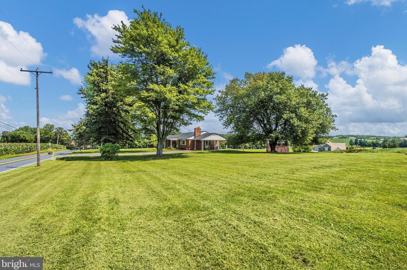 18461 Penn Shop Rd, Mount Airy MD  21771-3939 exterior