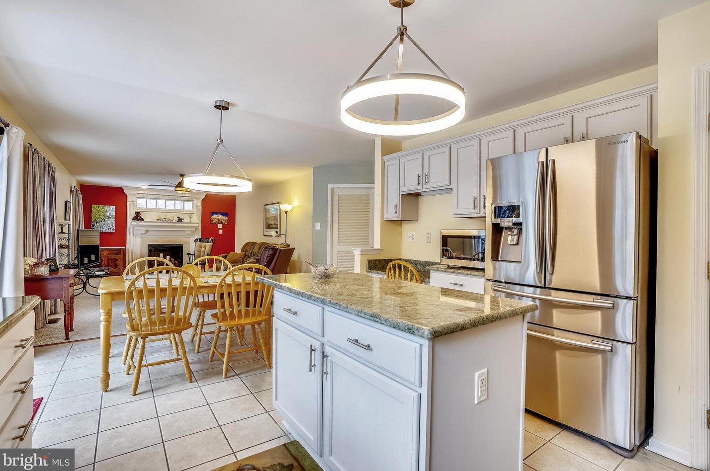 5234 Font Ave, Ellicott MD 21043-7003 exterior