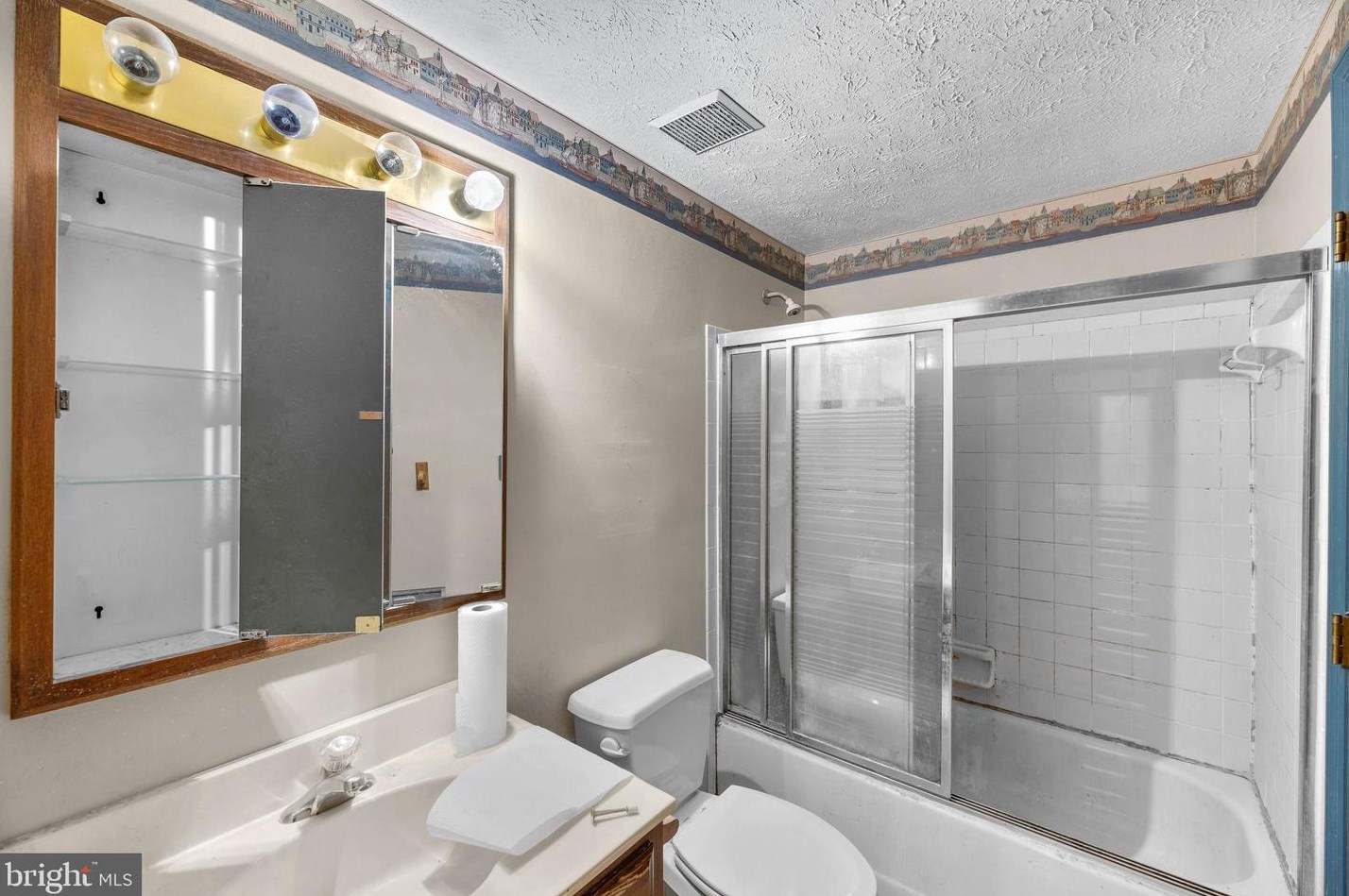 6423 Rockledge Ct, Baltimore MD  21075-5453 exterior