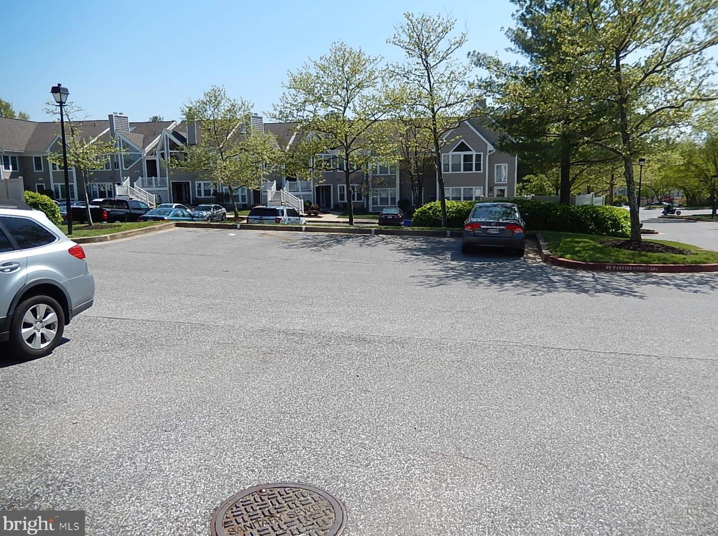 7655 Coachlight Ln, Ellicott MD  21043-7929 exterior