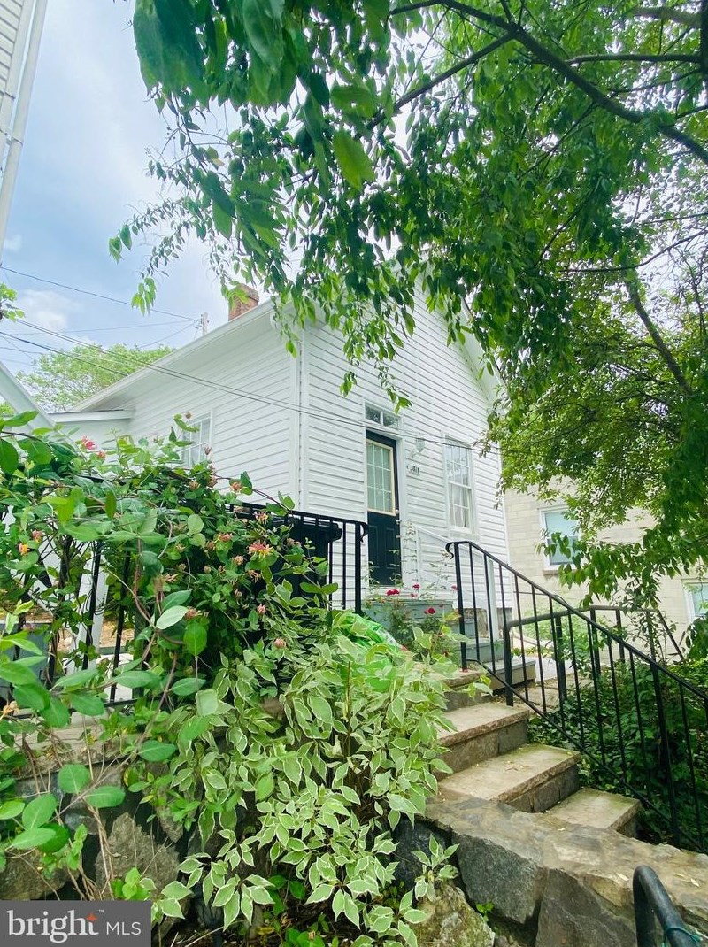 3820 Church Rd, Ellicott MD 21043-4504 exterior