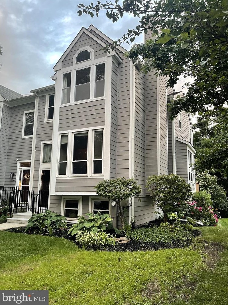 7825 Old Hollow Ln, Ellicott MD  21043-6961 exterior