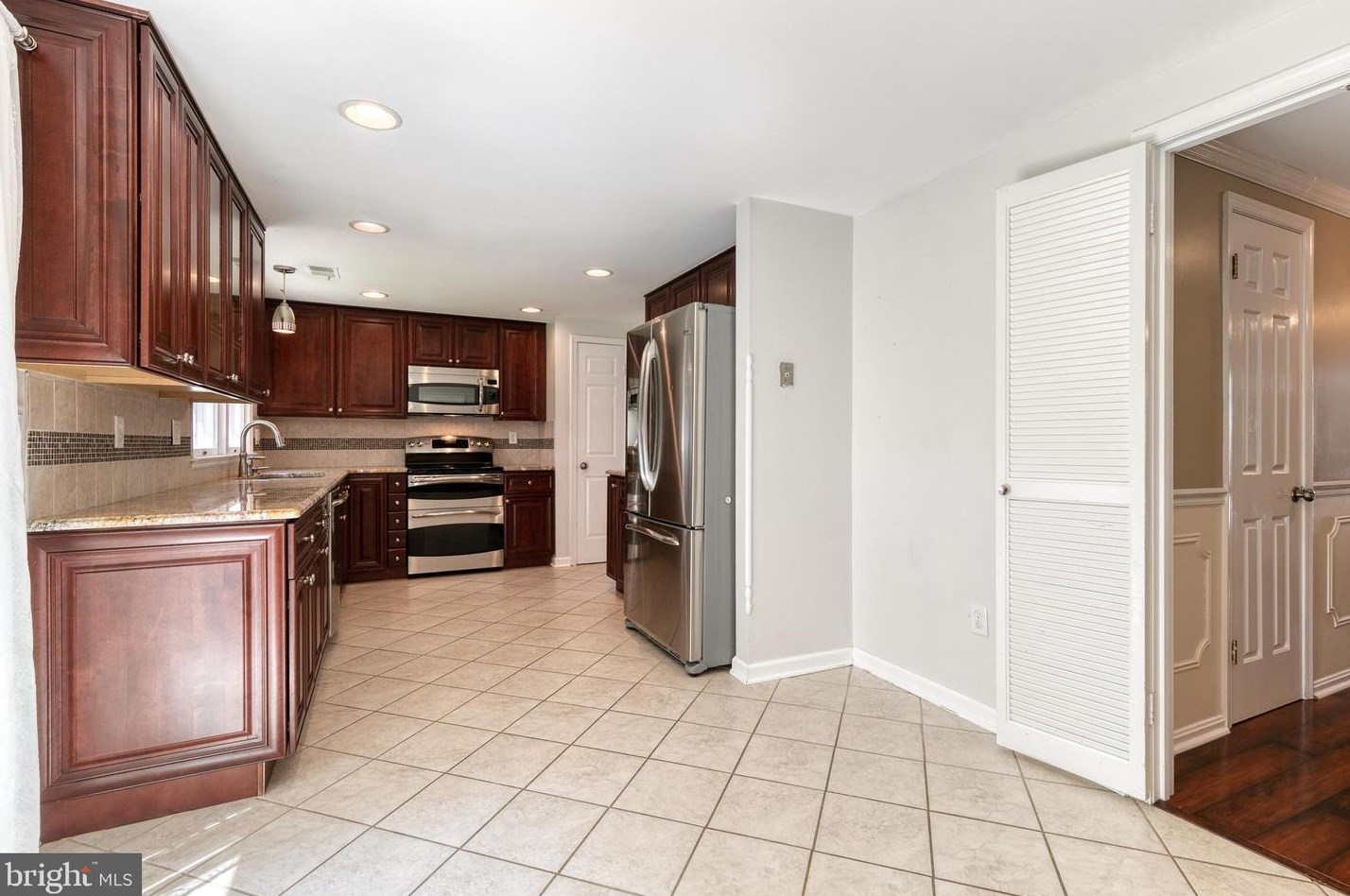 6645 Windsor Ct, Columbia MD 21044-4147 exterior