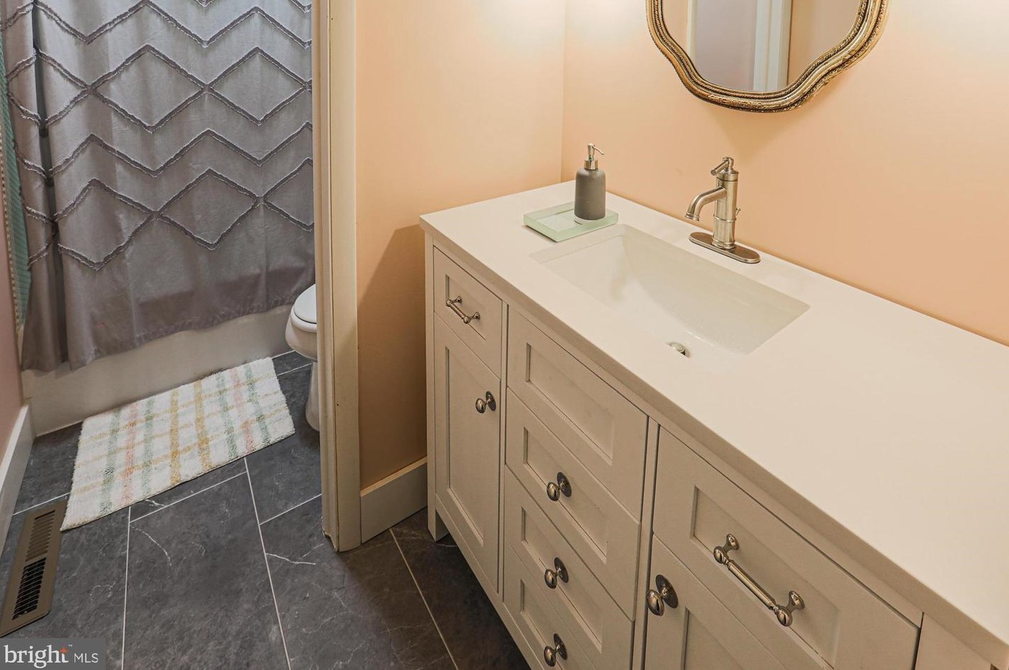 12217 Ioka Ct, Ellicott MD 21042-1328 exterior