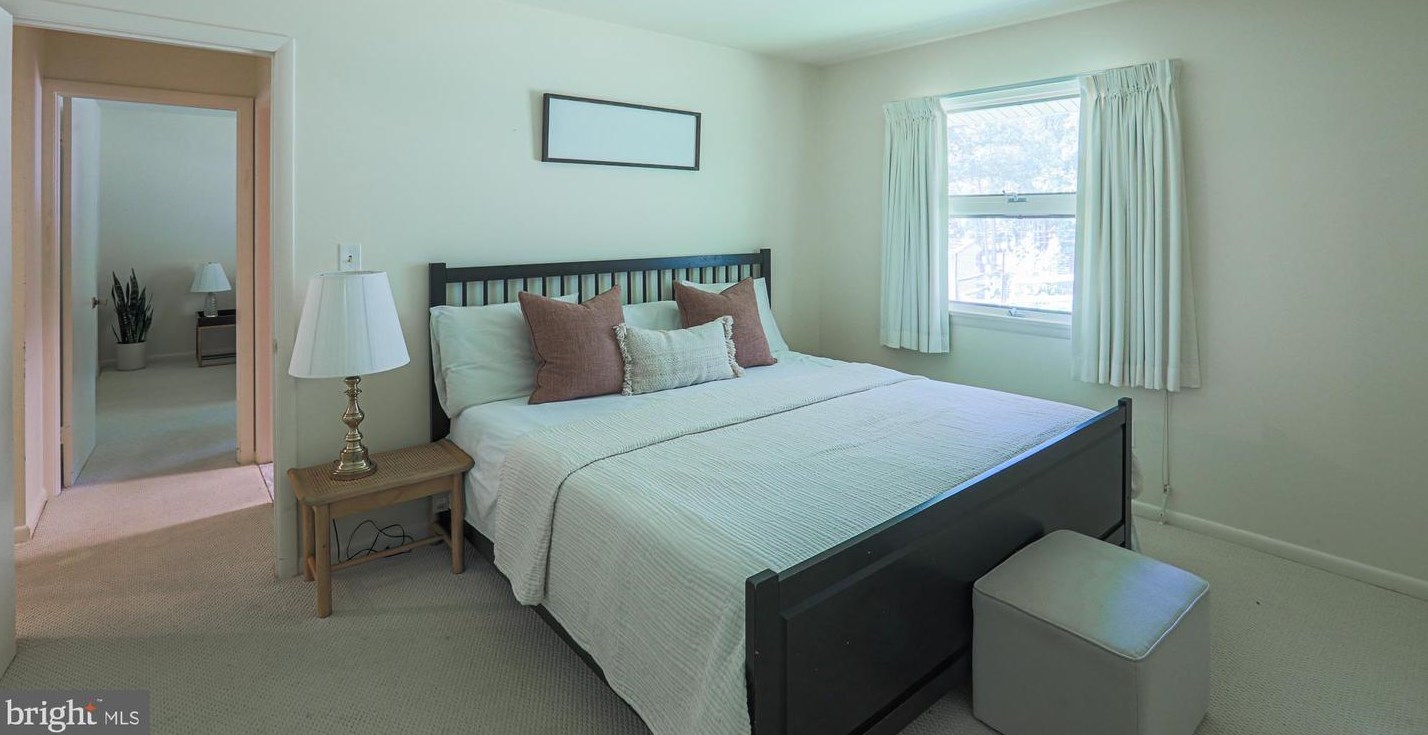 12217 Ioka Ct, Ellicott MD 21042-1328 exterior