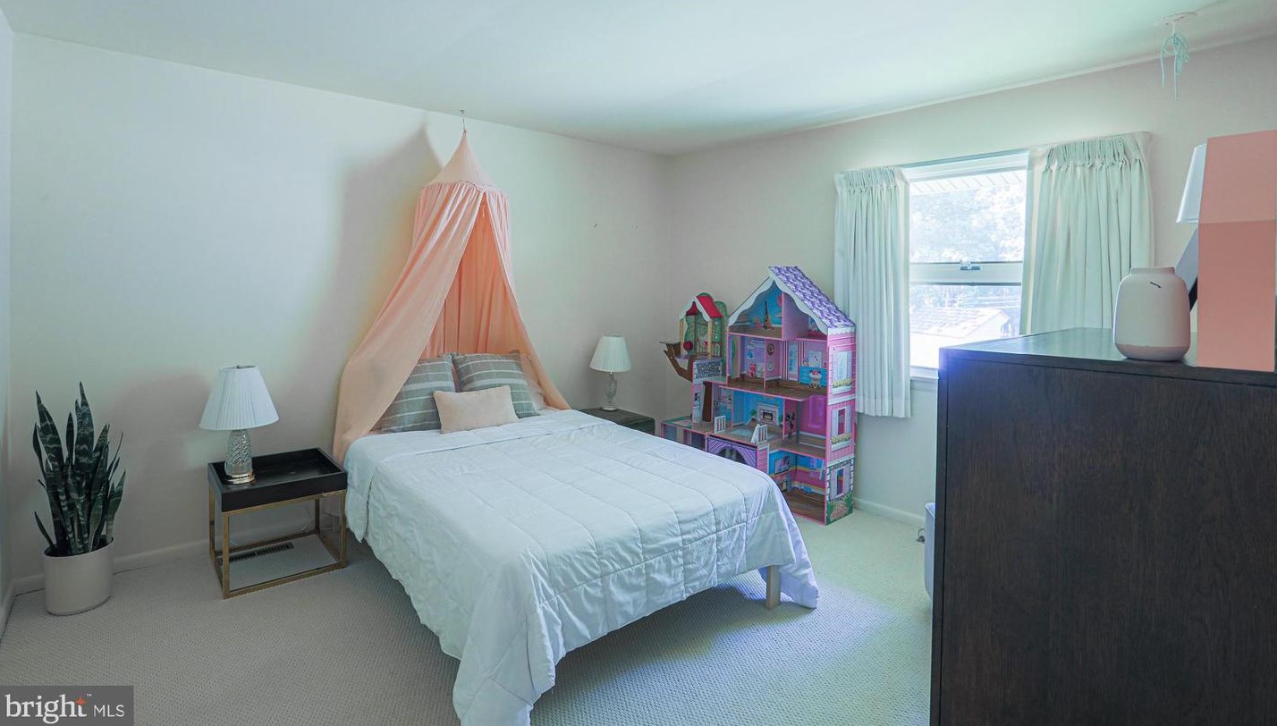 12217 Ioka Ct, Ellicott MD 21042-1328 exterior