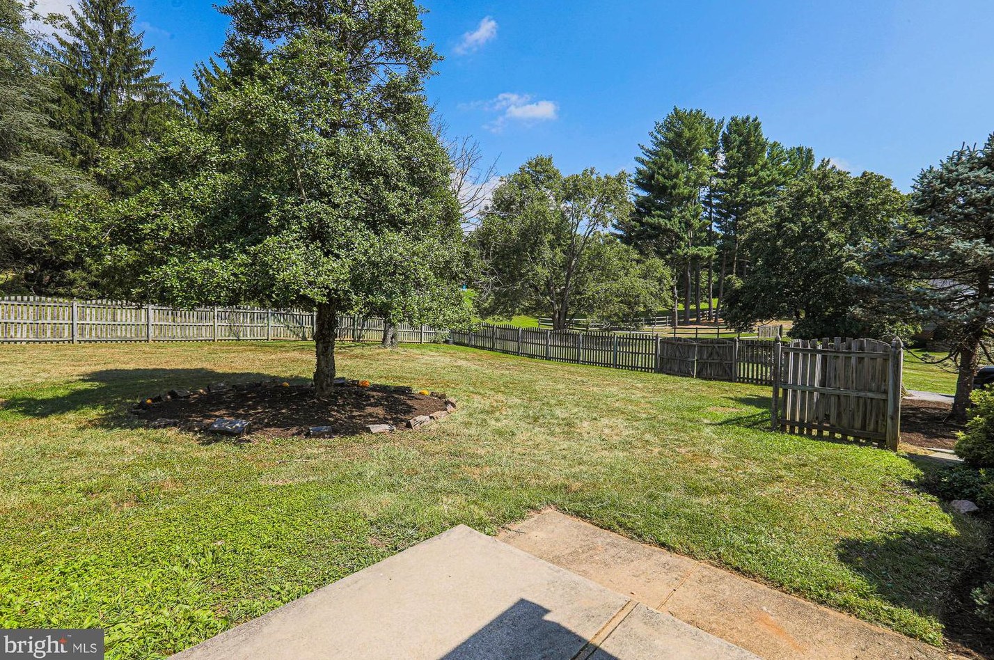 12217 Ioka Ct, Ellicott MD 21042-1328 exterior