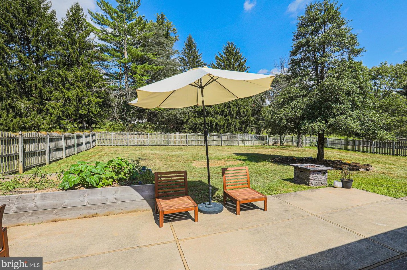 12217 Ioka Ct, Ellicott MD 21042-1328 exterior