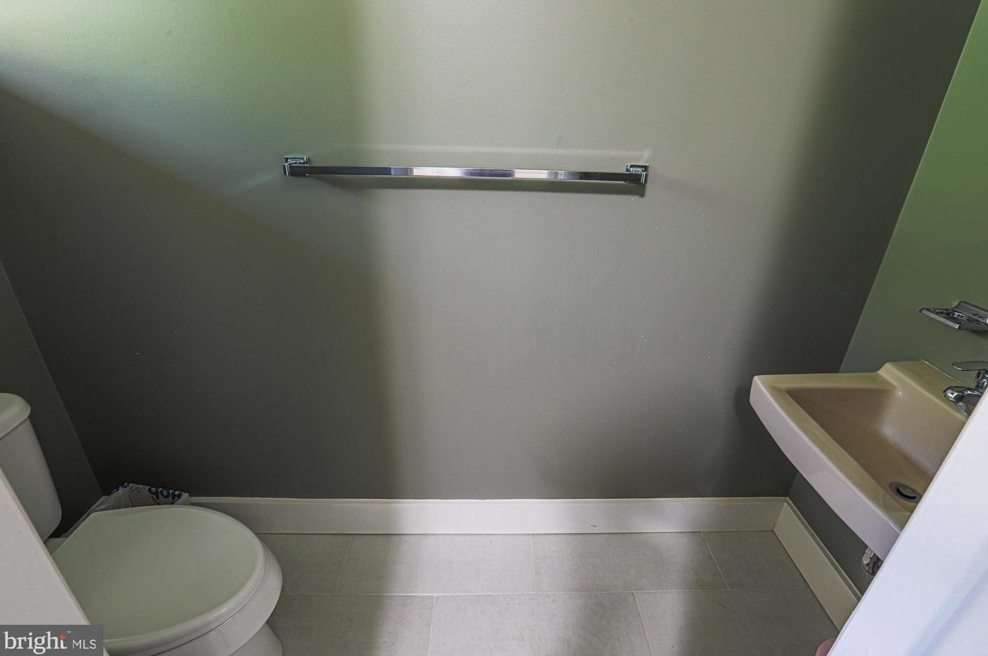 12217 Ioka Ct, Ellicott MD 21042-1328 exterior