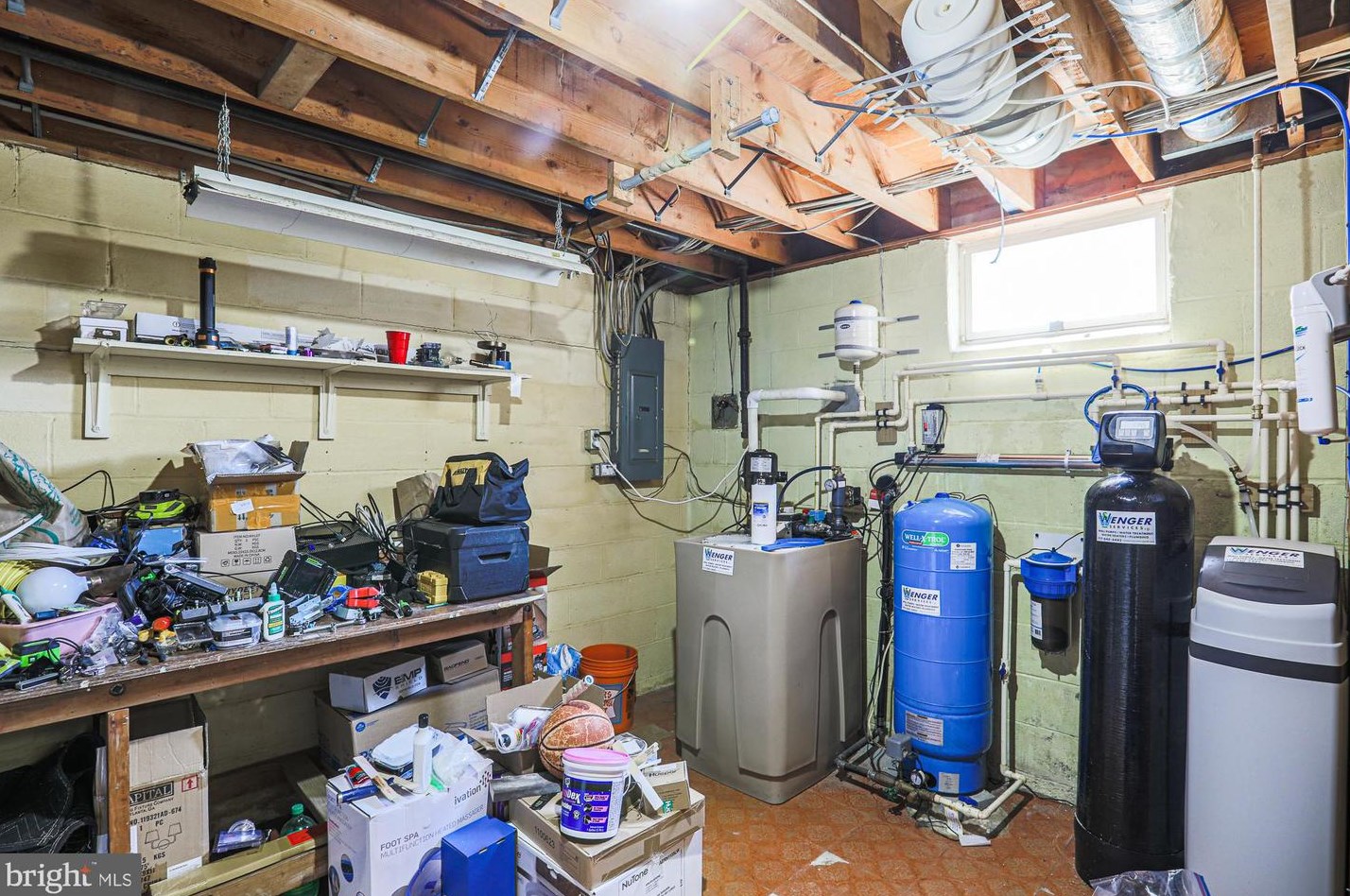 12217 Ioka Ct, Ellicott MD 21042-1328 exterior