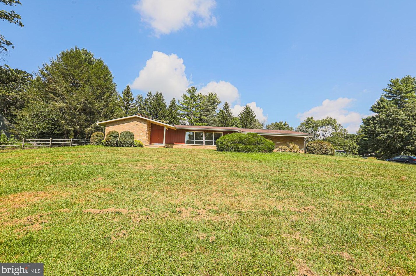 12217 Ioka Ct, Ellicott MD 21042-1328 exterior