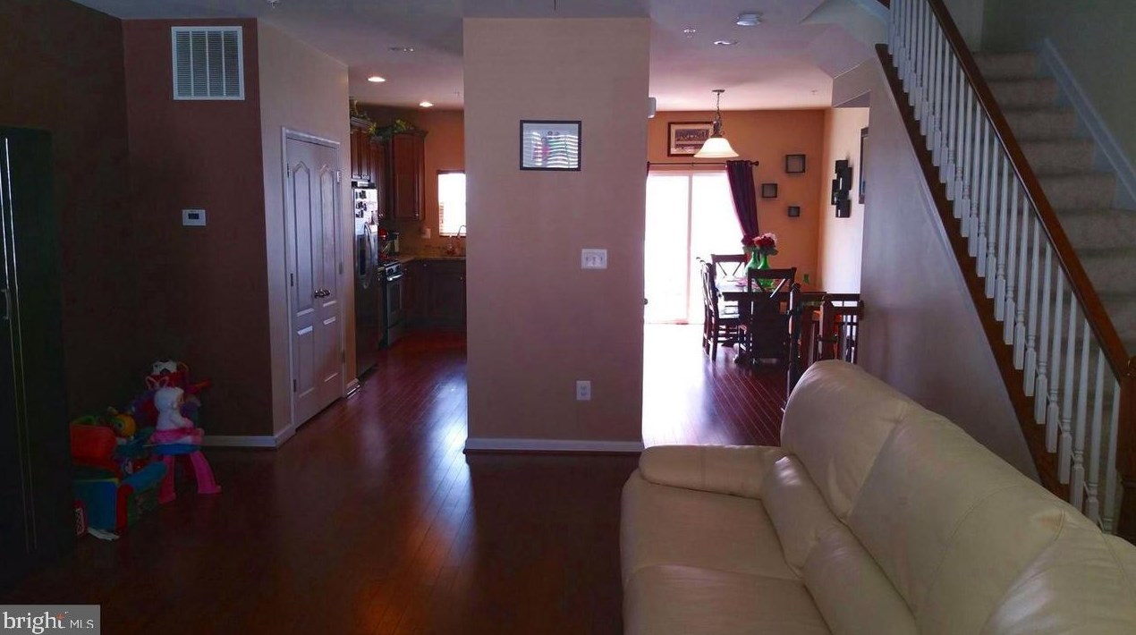 7816 Blue Stream Dr, Baltimore MD  21075-7955 exterior