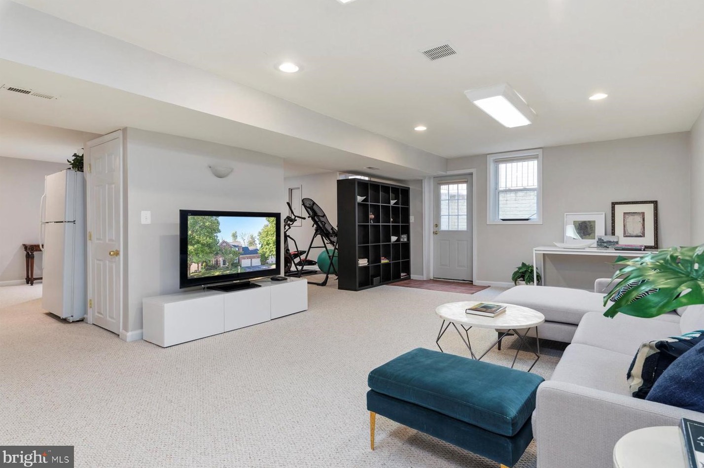 4313 English Morning Ln, Ellicott MD 21043-6790 exterior