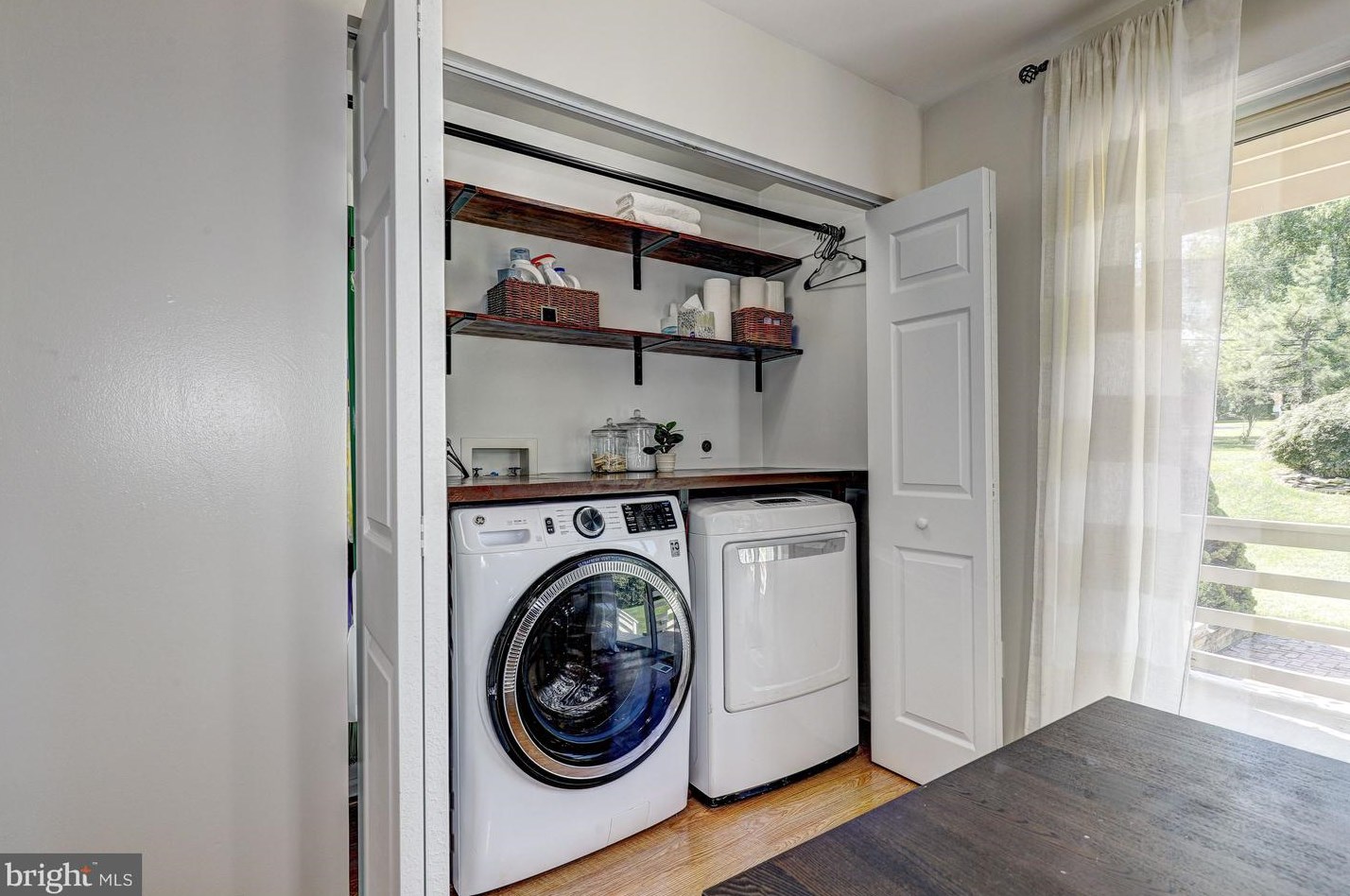 8345 Kings Heights Rd, Ellicott MD 21043-6051 exterior