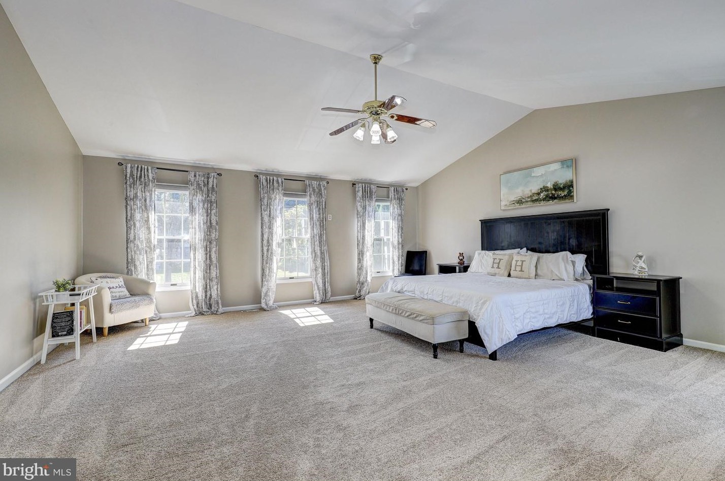 8345 Kings Heights Rd, Ellicott MD 21043-6051 exterior