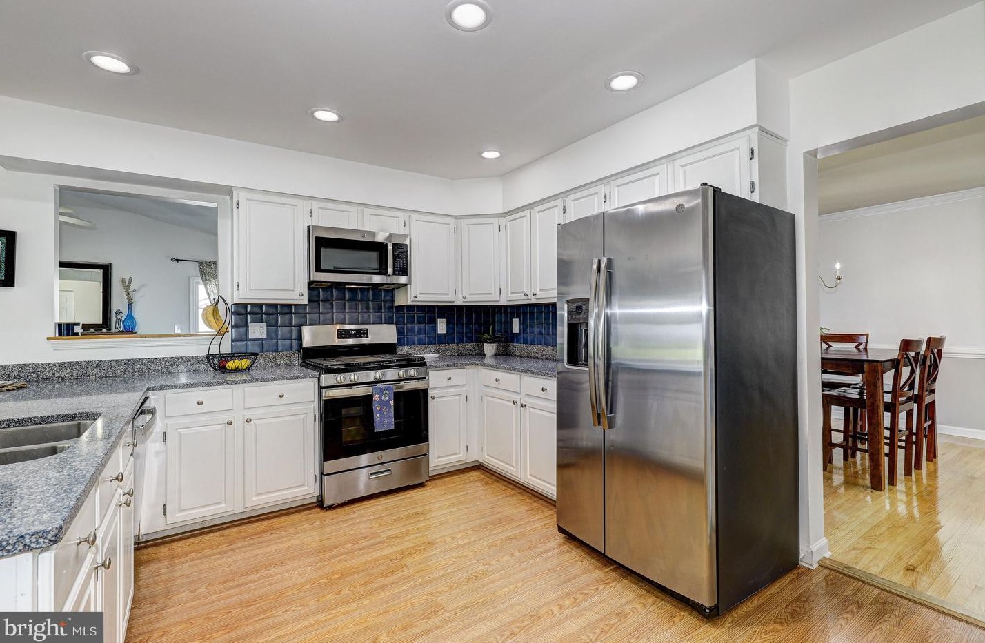 8345 Kings Heights Rd, Ellicott MD 21043-6051 exterior