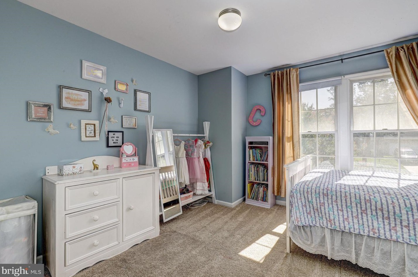 8345 Kings Heights Rd, Ellicott MD 21043-6051 exterior