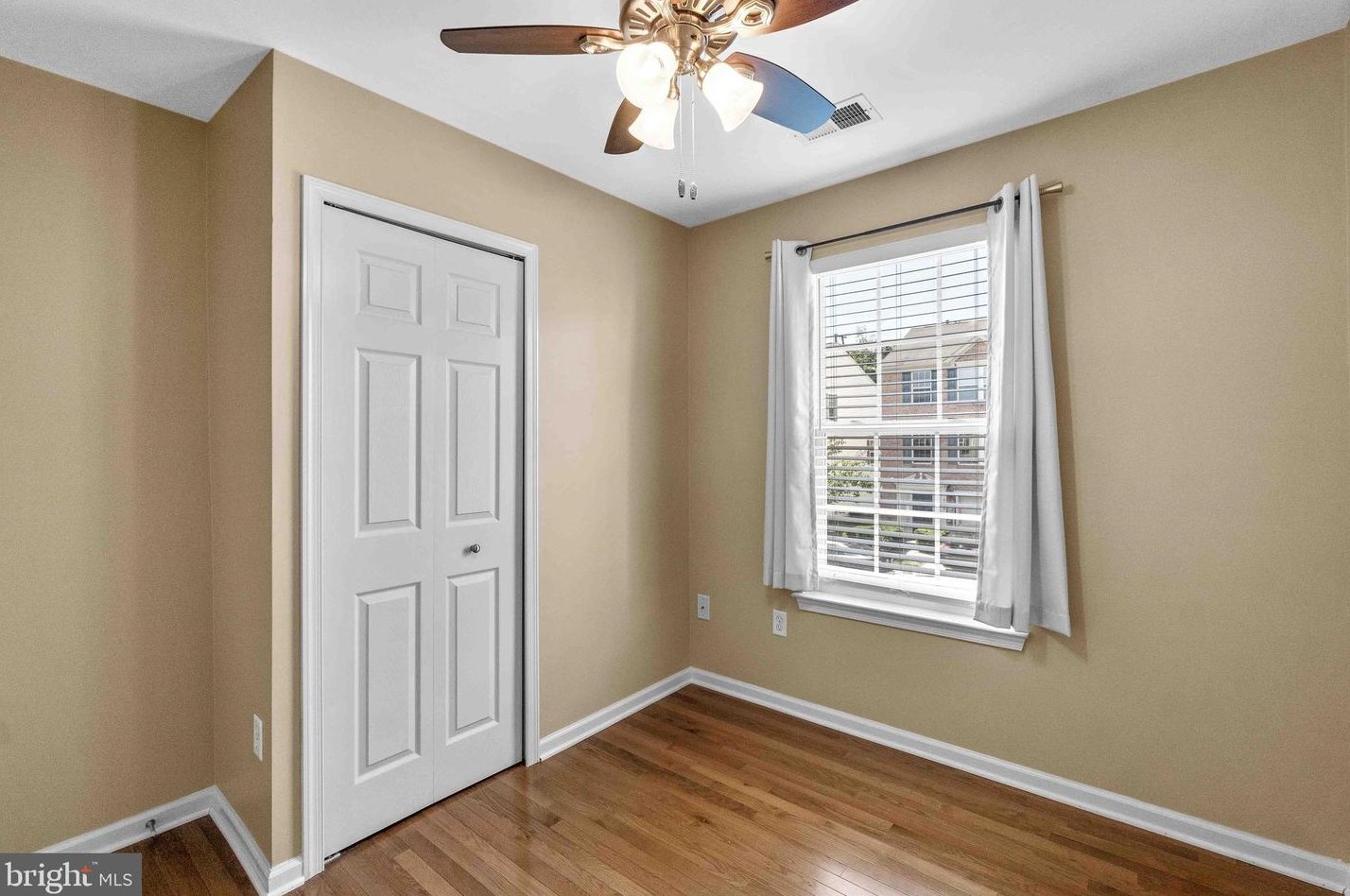 7060 Oak Grv Way, Baltimore MD  21075-6512 exterior