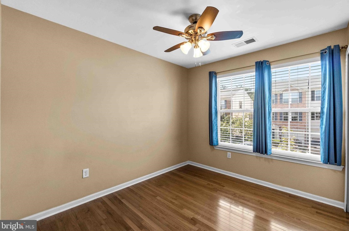 7060 Oak Grv Way, Baltimore MD  21075-6512 exterior