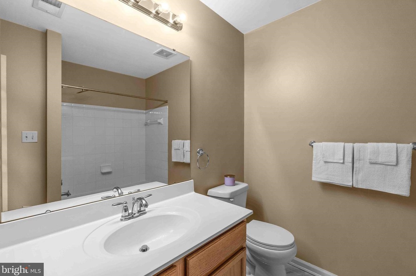 7060 Oak Grv Way, Baltimore MD  21075-6512 exterior