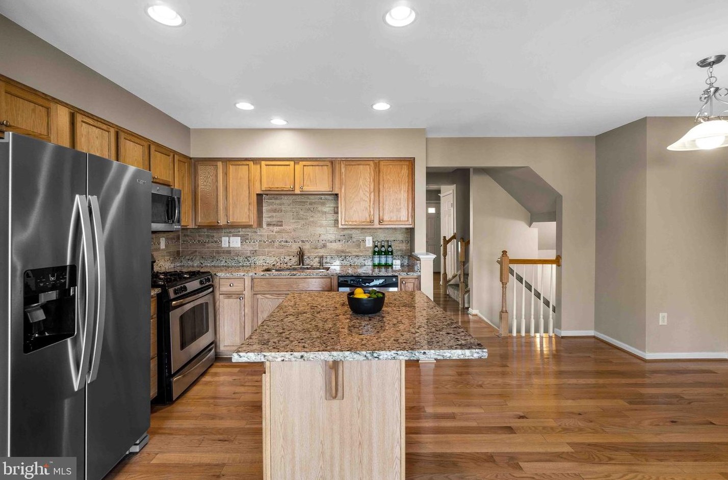 7060 Oak Grv Way, Baltimore MD  21075-6512 exterior