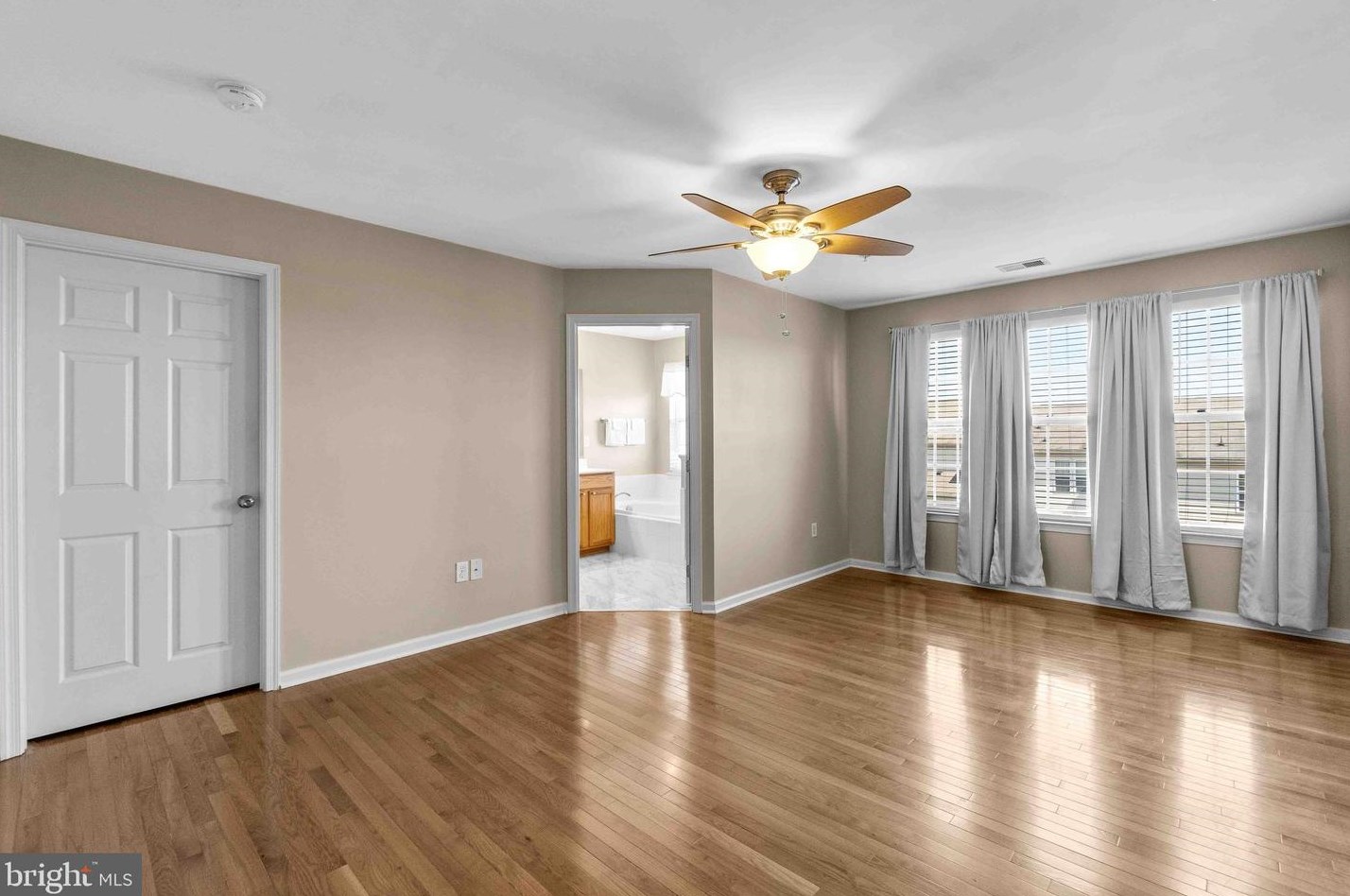 7060 Oak Grv Way, Baltimore MD  21075-6512 exterior