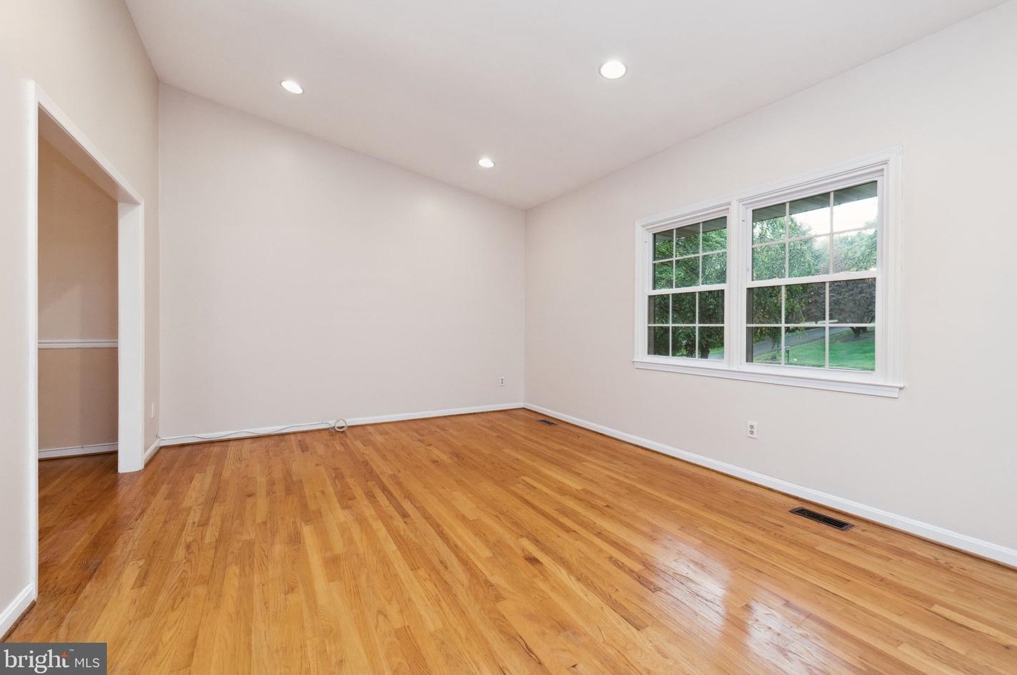 10068 Century Dr, Ellicott MD exterior