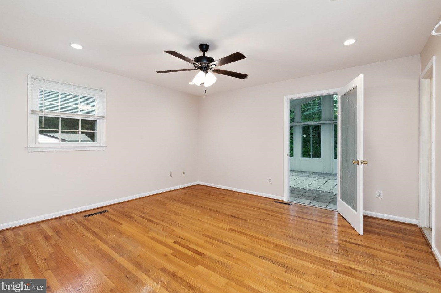 10068 Century Dr, Ellicott MD exterior