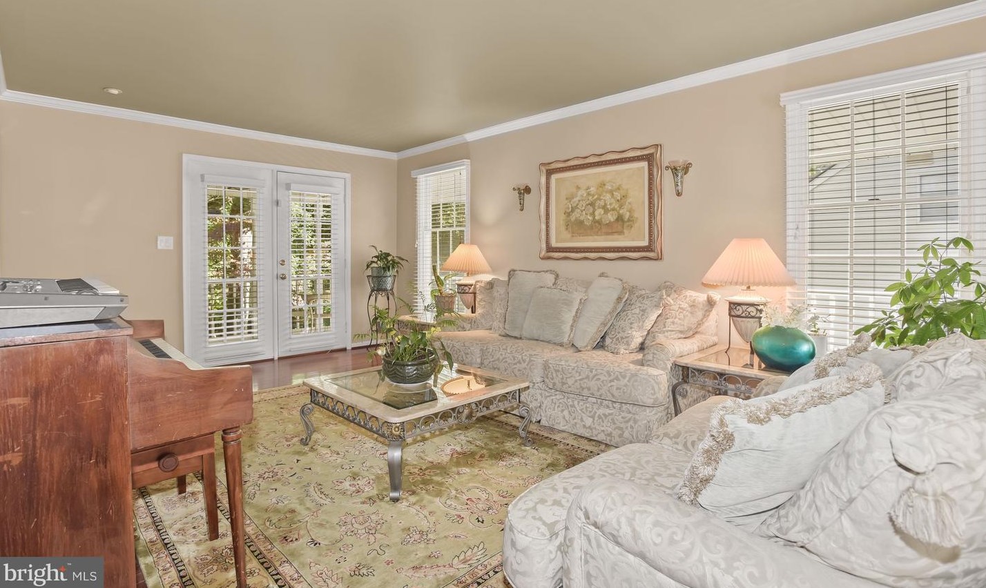 2931 Pebble Bch Dr, Ellicott MD 21042-2182 exterior