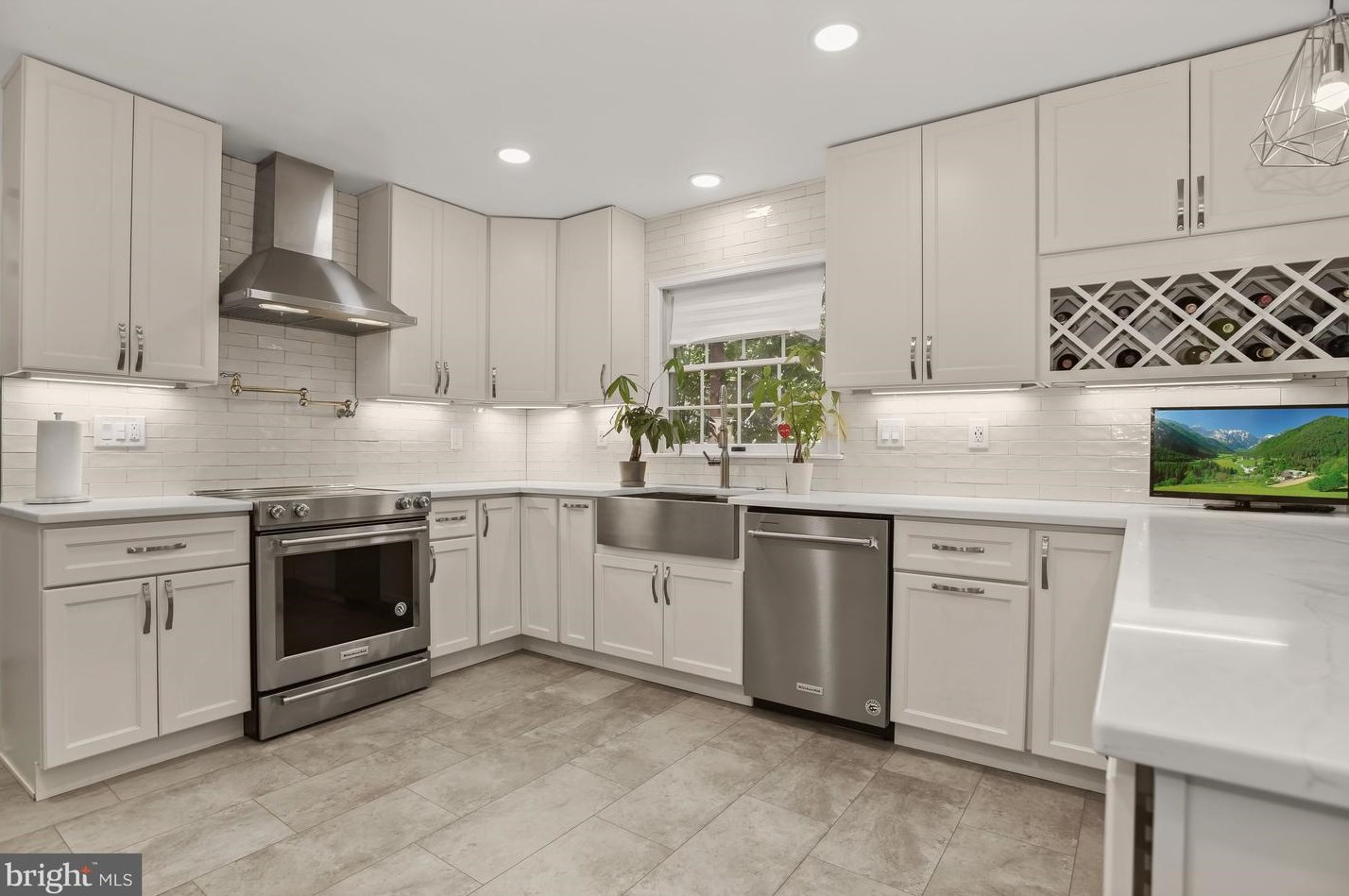 2931 Pebble Bch Dr, Ellicott MD 21042-2182 exterior