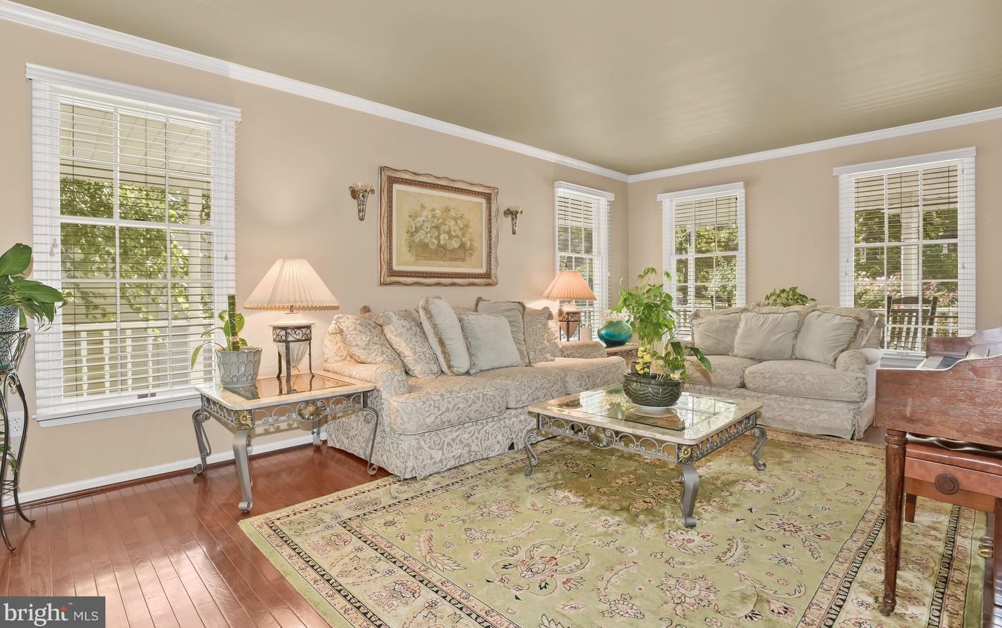 2931 Pebble Bch Dr, Ellicott MD 21042-2182 exterior